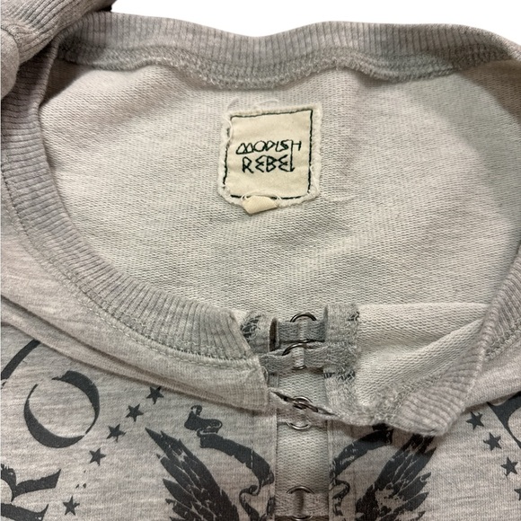 Modish Rebel Buckle Sweatshirt Cropped - Picture 8 of 10